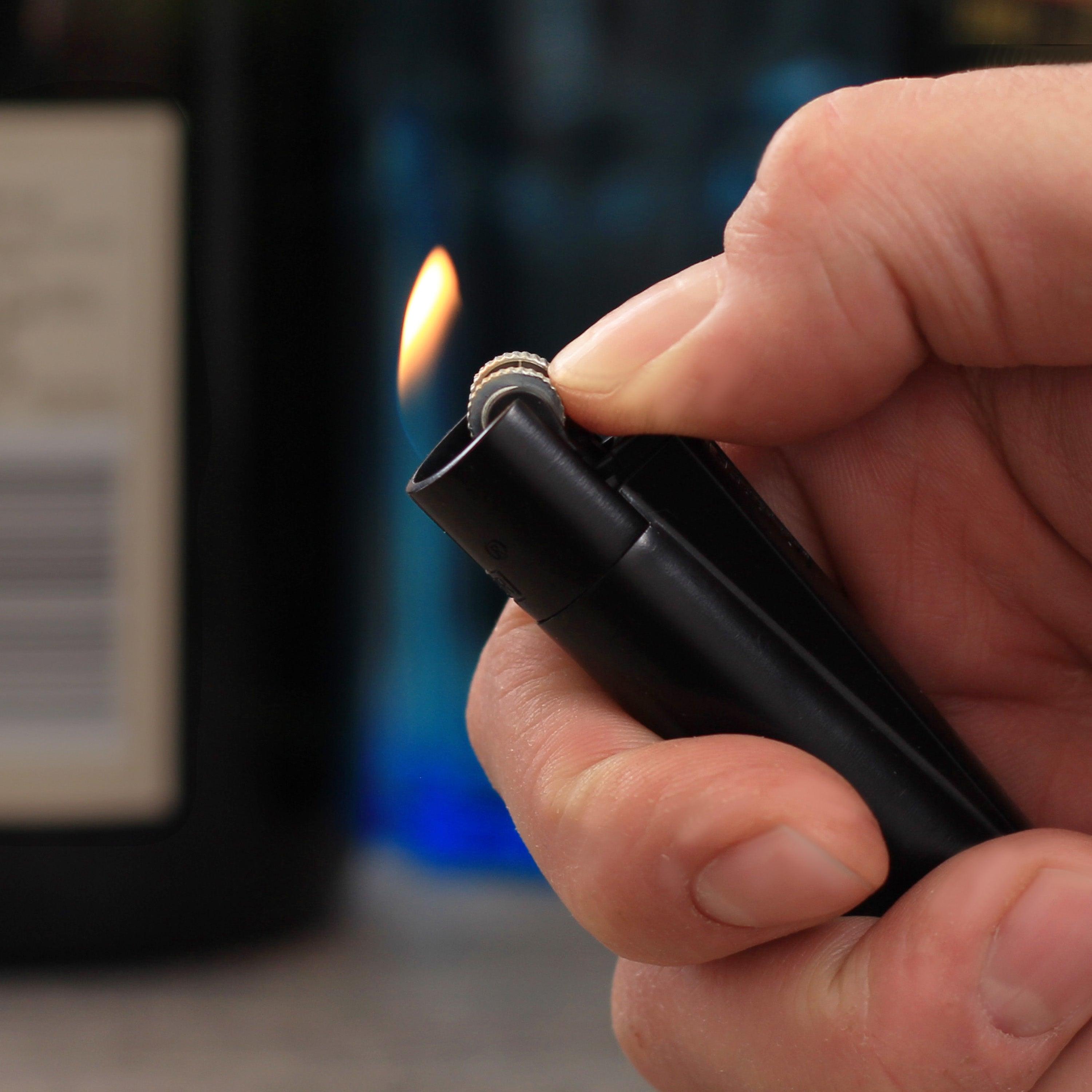 Clipper Feuerzeug | Schwarz | Matt | Metall | 74 mm - MANSHIT