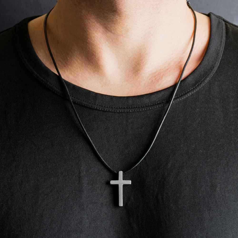 ALPENWOLF Halskette Kreuz – schwarze Lederkette mit Edelstahl-Kreuz