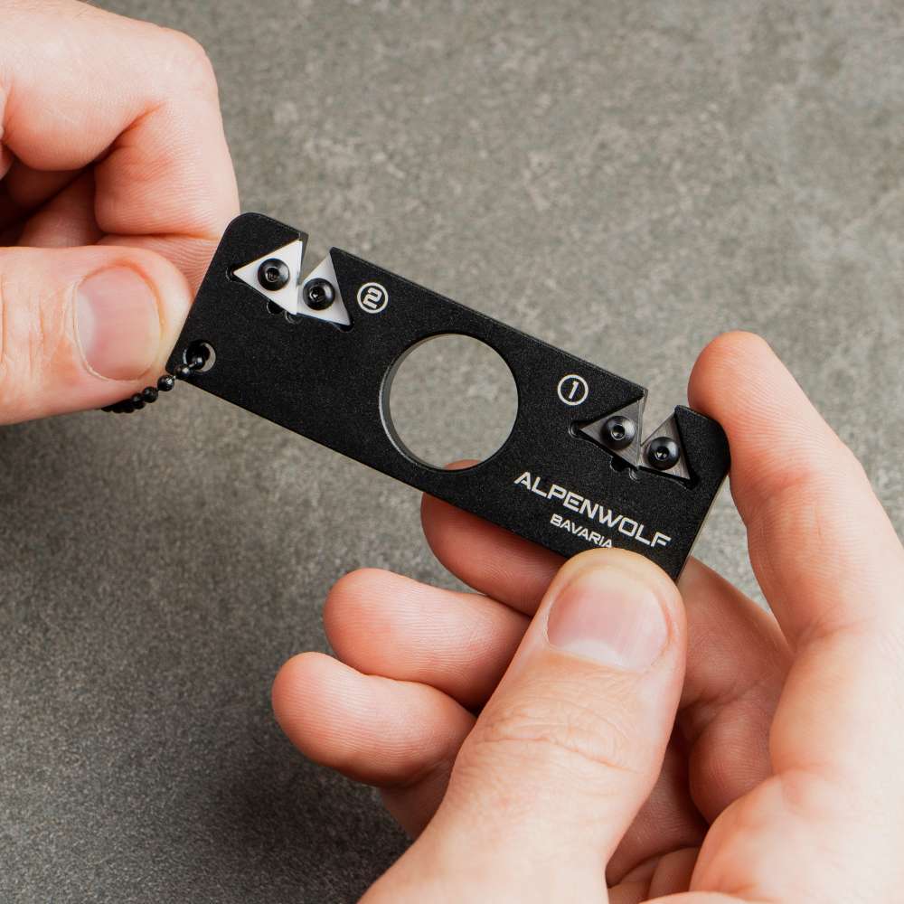 ALPENWOLF Messerschärfer – 2-Stufen Pocket Sharpener für unterwegs
